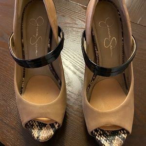 Jessica Simpson Women size 7